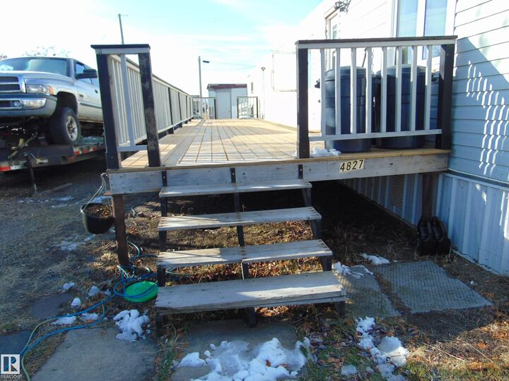 Property Photo:  4827 49 Avenue  AB T0B 0W0 