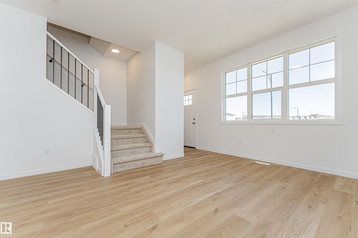 Property Photo:  3896 Wren Crescent NW  AB T5S 0S9 