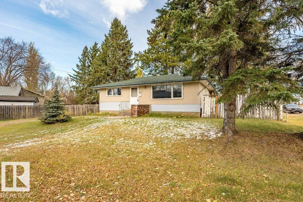 Property Photo:  5103 51 Street  AB T0C 1Z0 