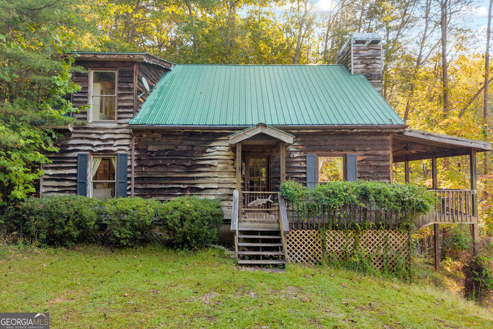 Property Photo:  380 White Pine Circle  GA 30535 