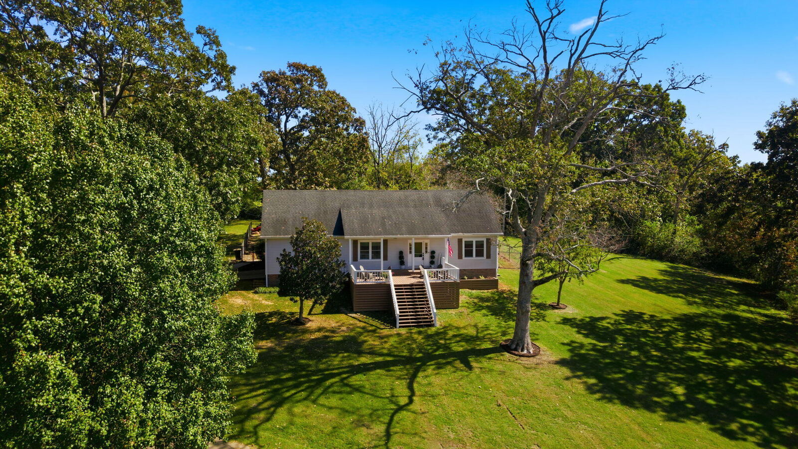 Property Photo: 220 County Road 265 TN 37826