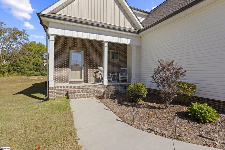 Property Photo:  103 Ashford Court  SC 29642 