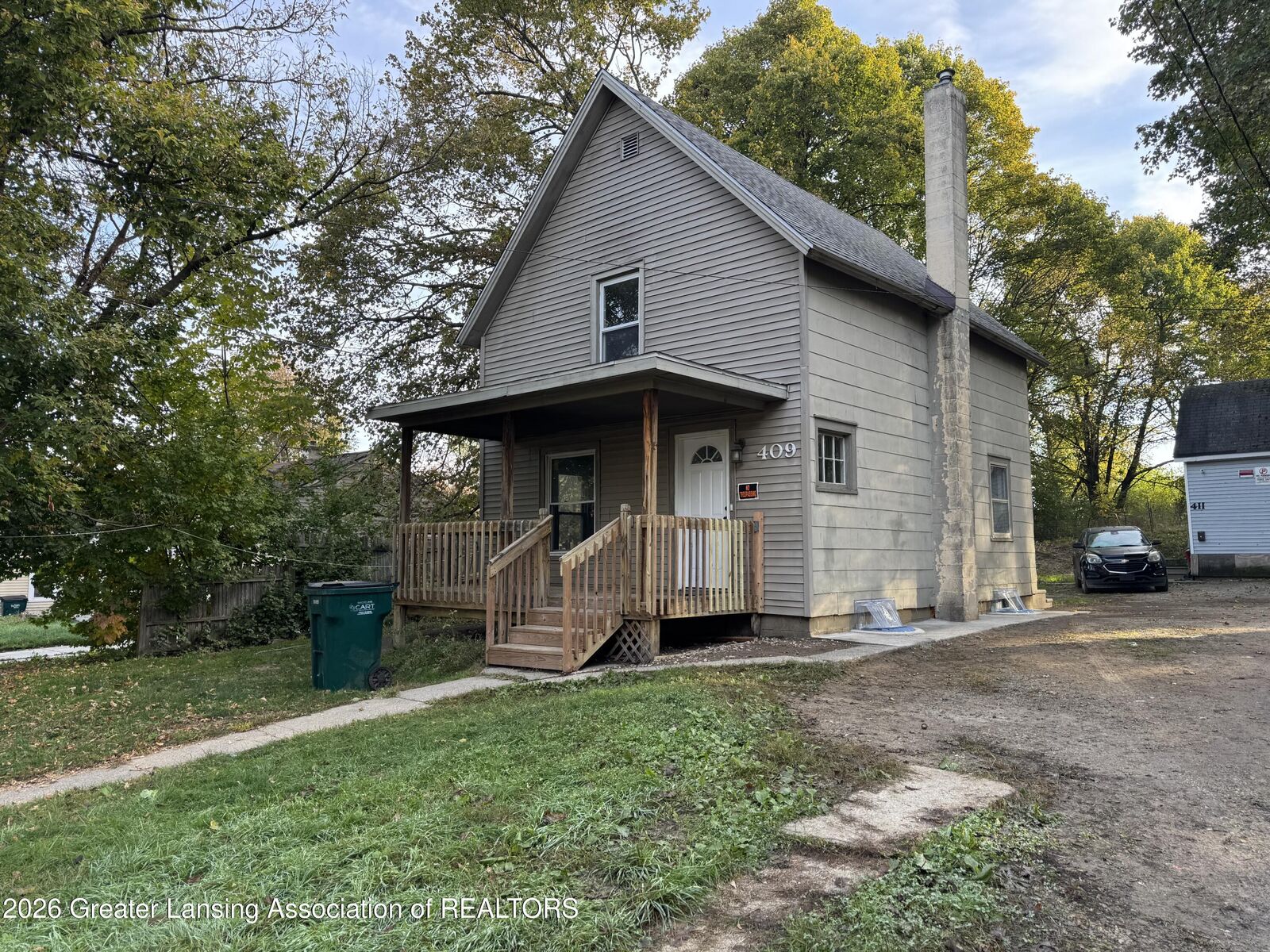 Property Photo:  409 S Francis Avenue  MI 48912 