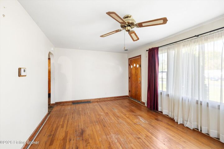 Property Photo: 5308 Euclid Ave KY 40272
