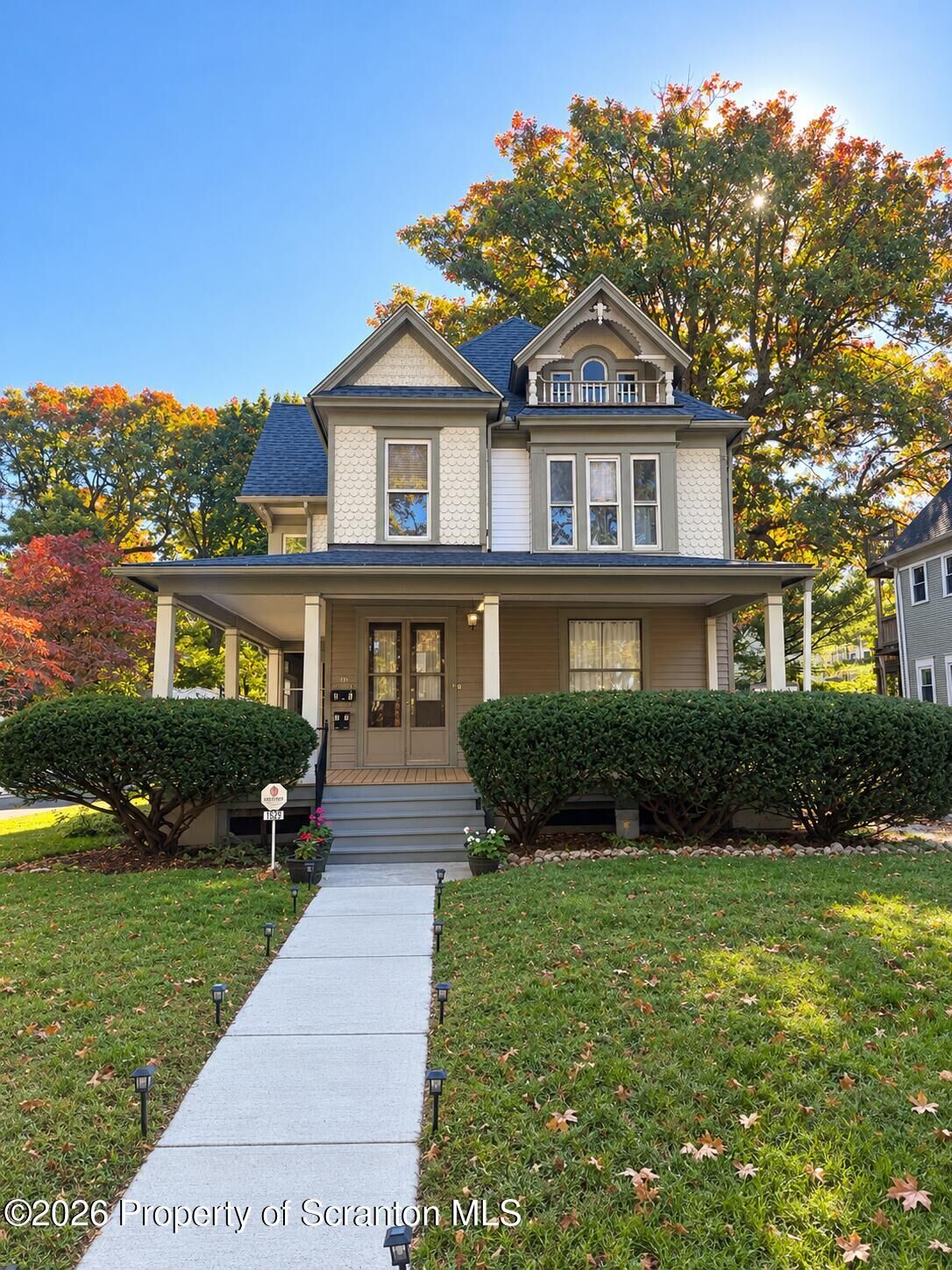 Property Photo: 1528 Wyoming Avenue 1 PA 18509
