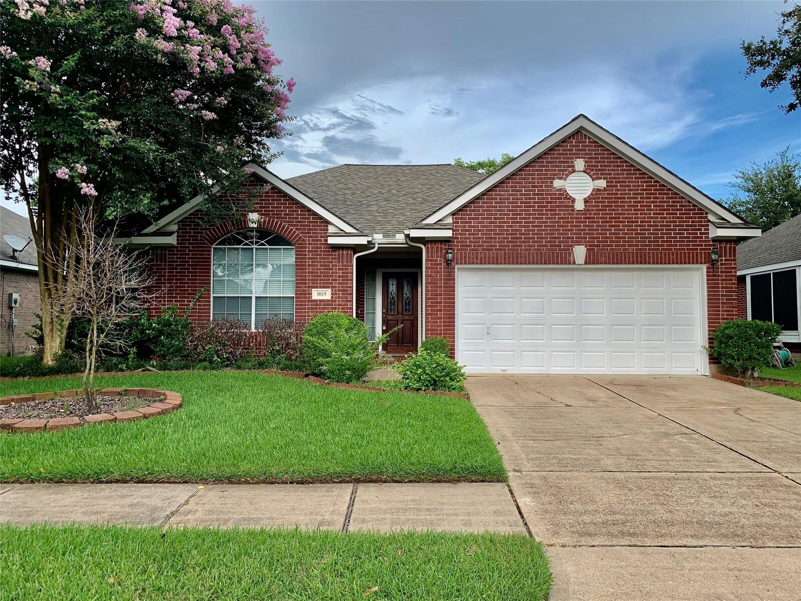 Property Photo: 1015 Tennyson Drive TX 77584