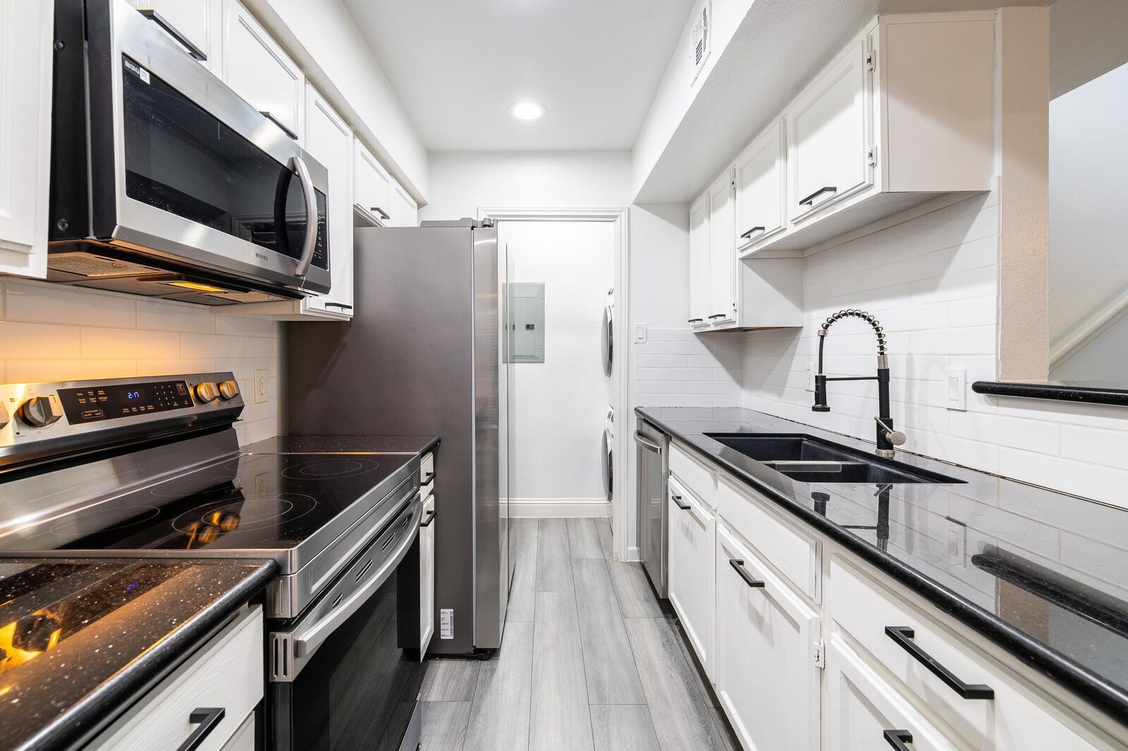 Property Photo:  14600 Fonmeadow Drive 807  TX 77035 