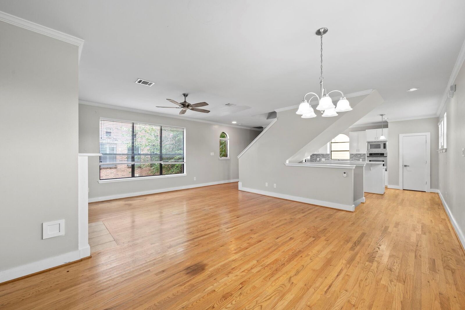 Property Photo: 2154 Arabelle Street TX 77007