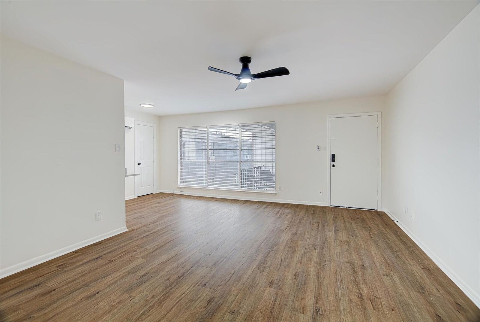 Property Photo:  1915 McDuffie Street 3  TX 77019 