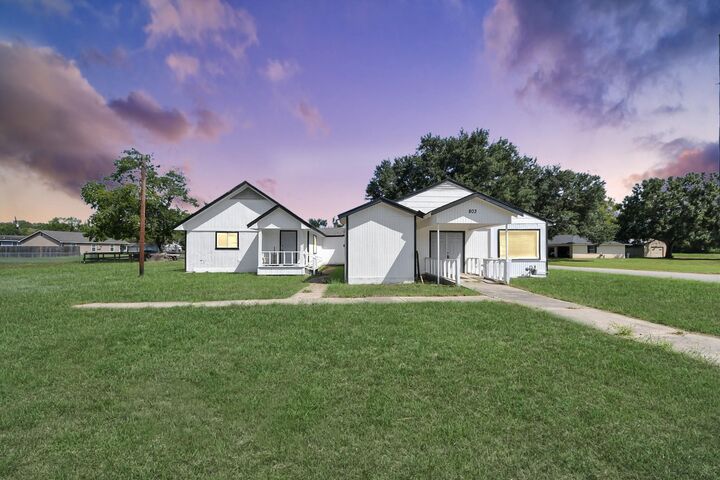 Property Photo: 803 Live Oak Street TX 77474
