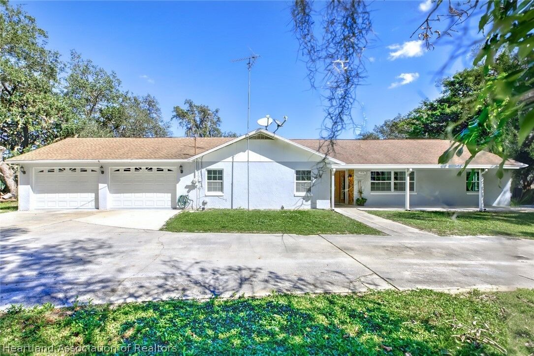 Property Photo:  1974 N Valencia Drive  FL 33825 