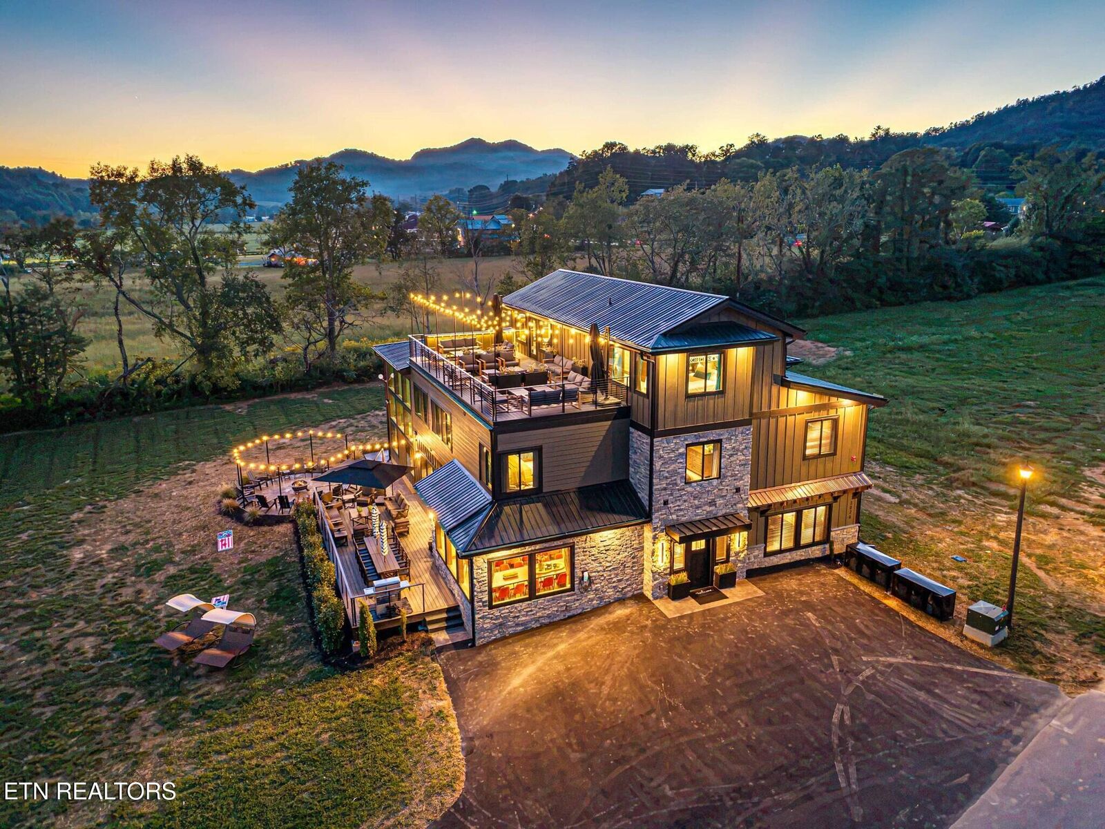 Property Photo:  3026 Wonder Meadows Lane  TN 37862 