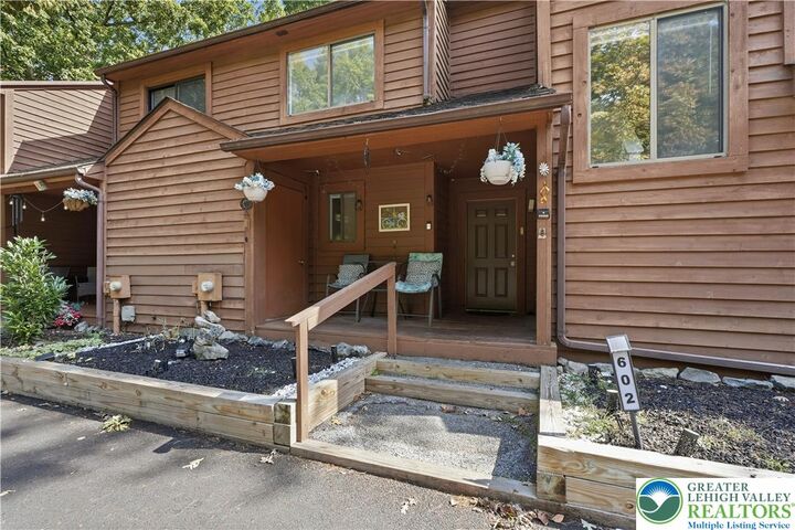 Property Photo: 602 Mountain View Way PA 18324