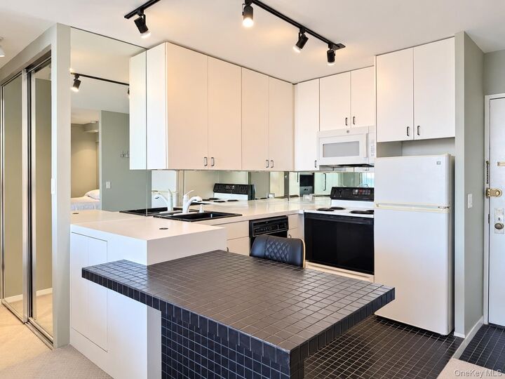 Property Photo:  26910 Grand Central Parkway 32C  NY 11005 