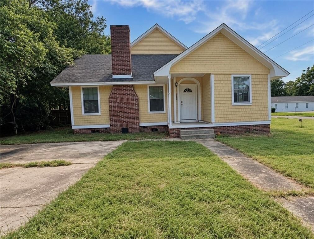 Property Photo:  200 5th Avenue  AL 36502 