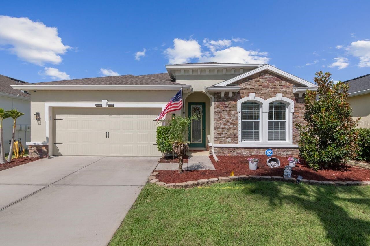 Property Photo:  11143 Spring Point Circle  FL 33579 