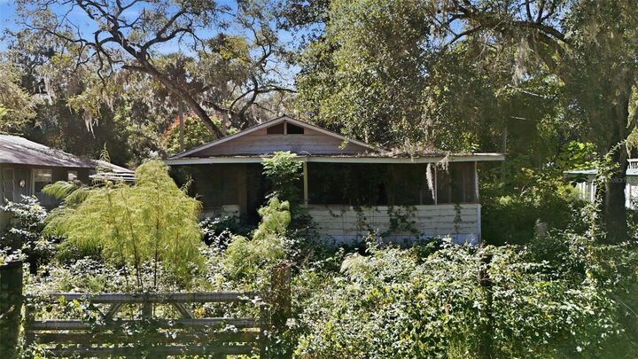 Property Photo:  25116 NE 133rd Street  FL 32134 
