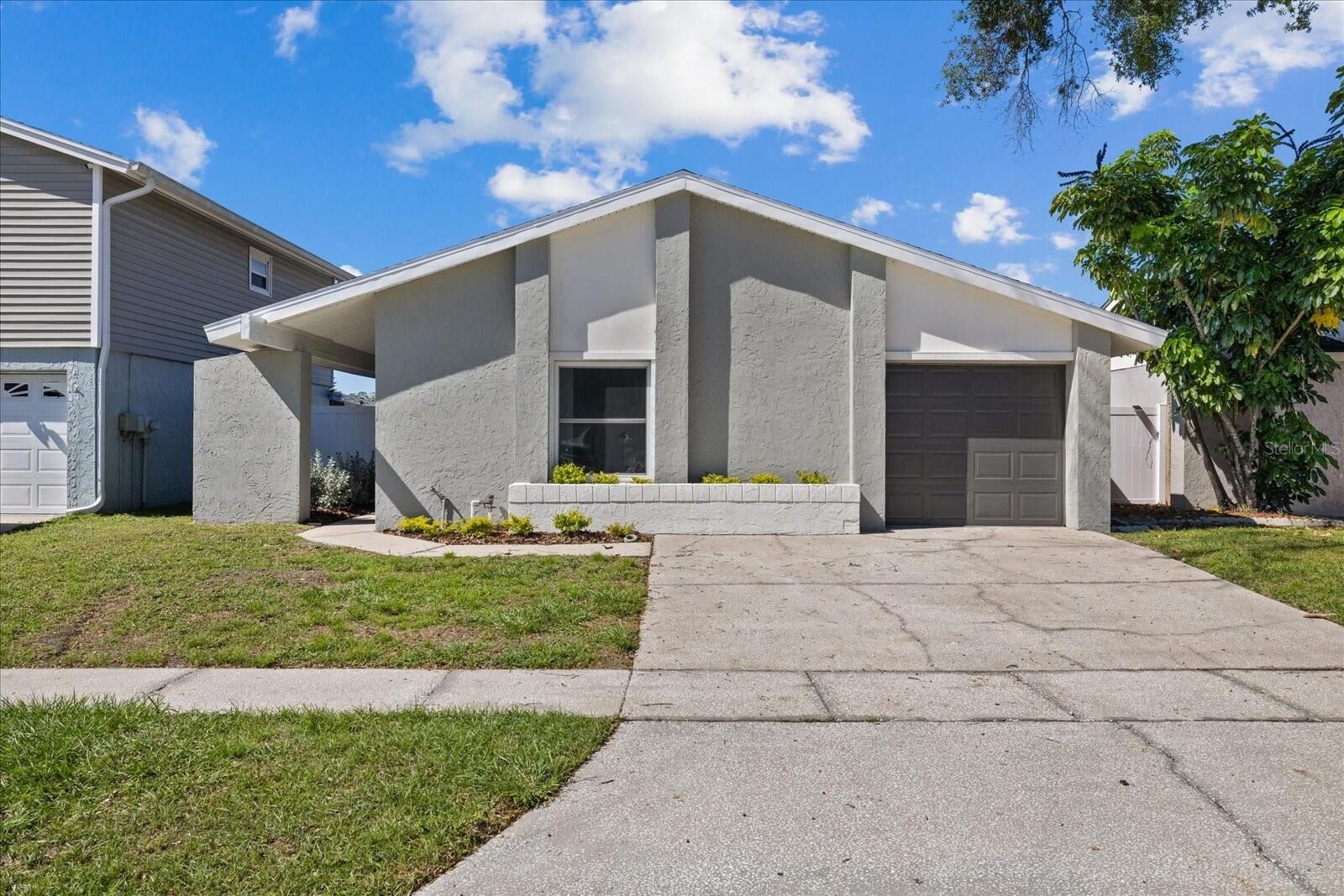 Property Photo:  10710 Key Lime Way  FL 33624 