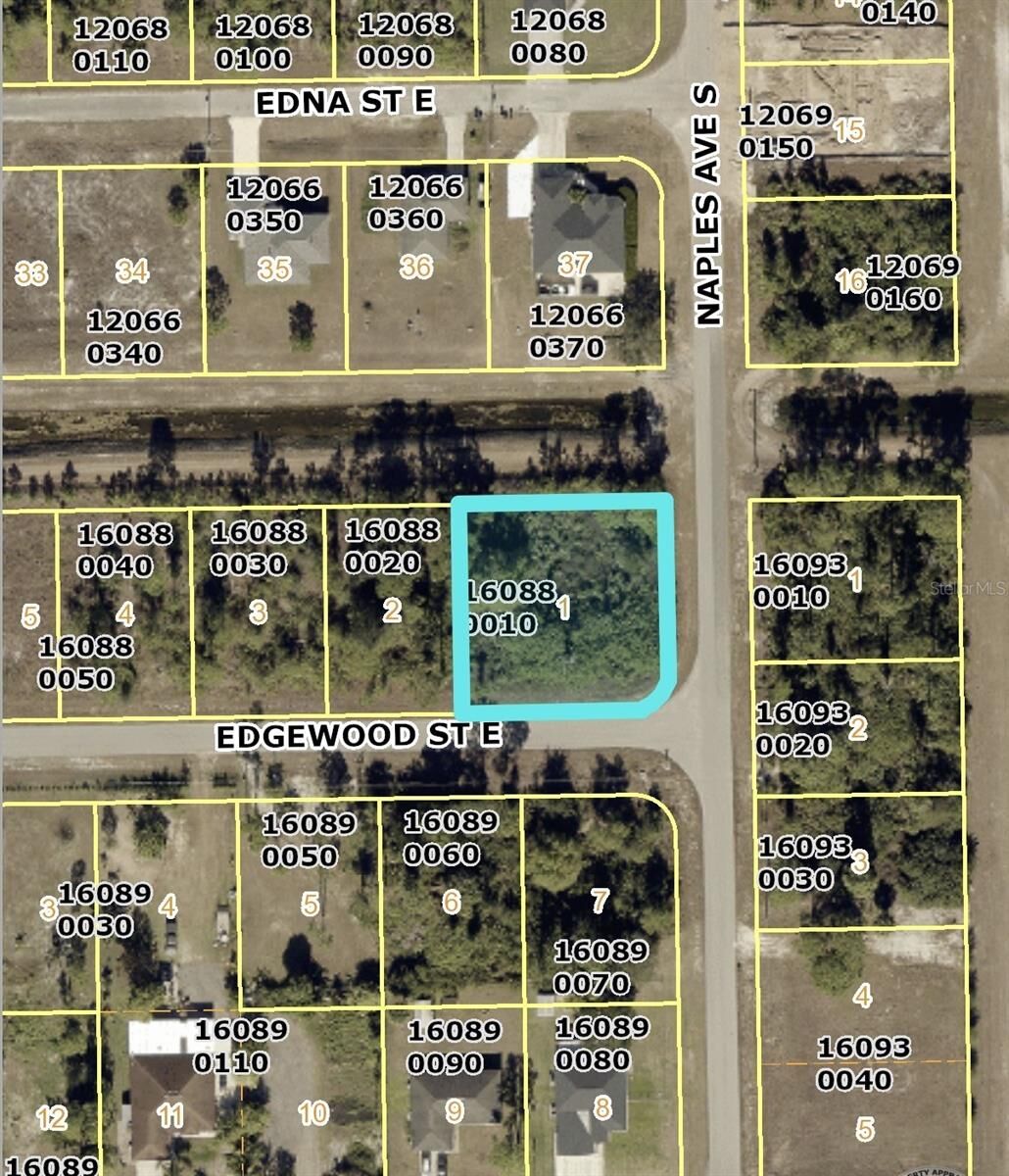 Property Photo:  1257 Edgewood Street E  FL 33974 