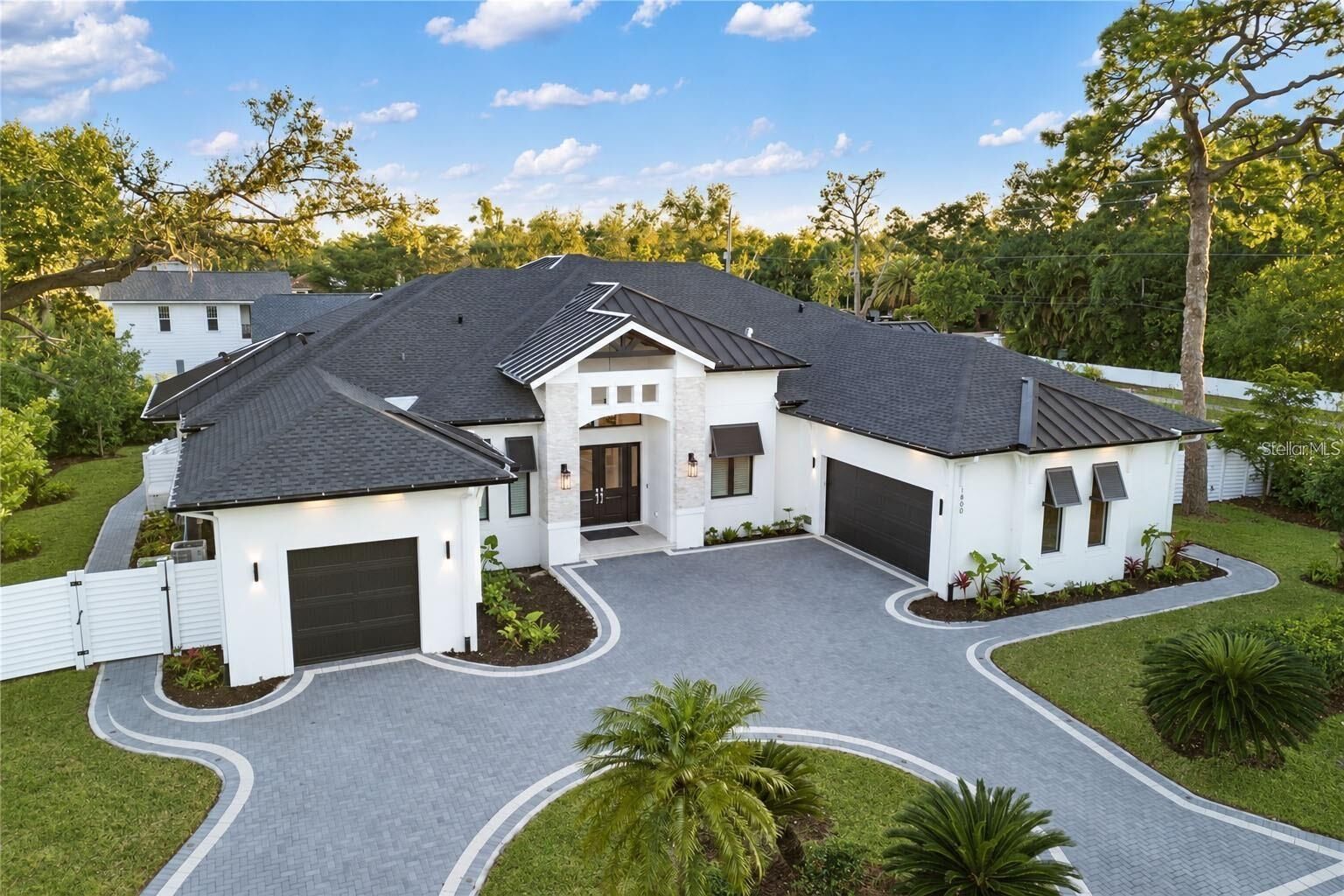 Property Photo:  1800 Webber Street  FL 34239 