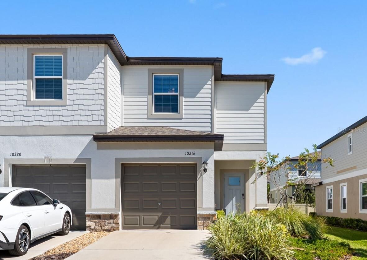 Property Photo: 10216 Honey Hammock Way FL 33576