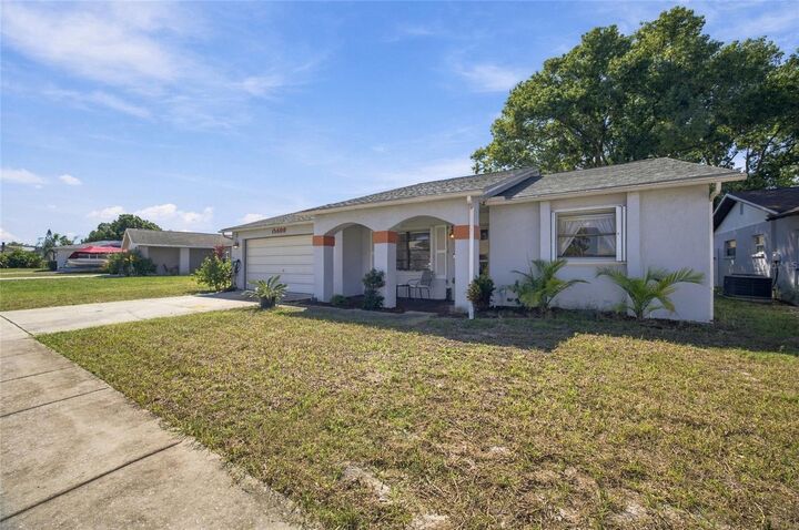 Property Photo:  11409 Possum Trail  FL 34668 