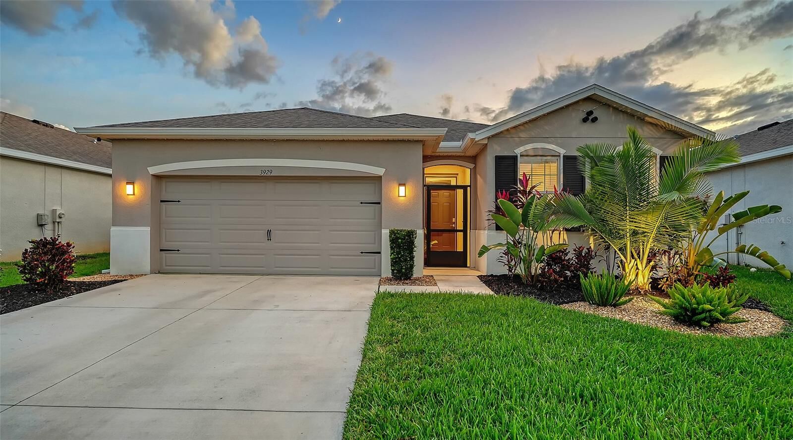 Property Photo: 3929 Mossy Limb Court FL 34221
