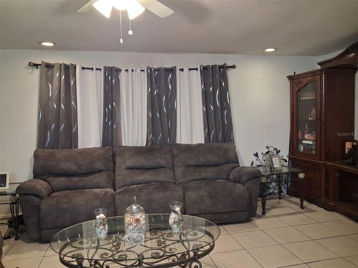 Property Photo: 1734 Blossomwood Lane B FL 32818