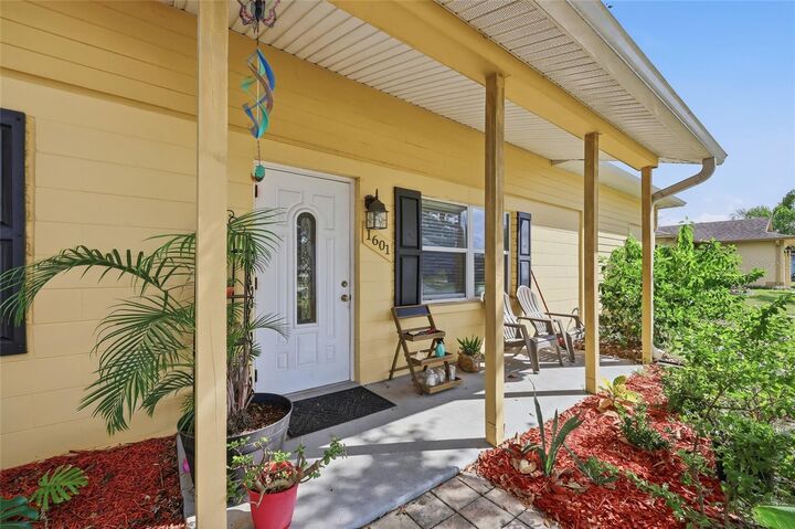 Property Photo: 1601 Gattis Drive FL 32825
