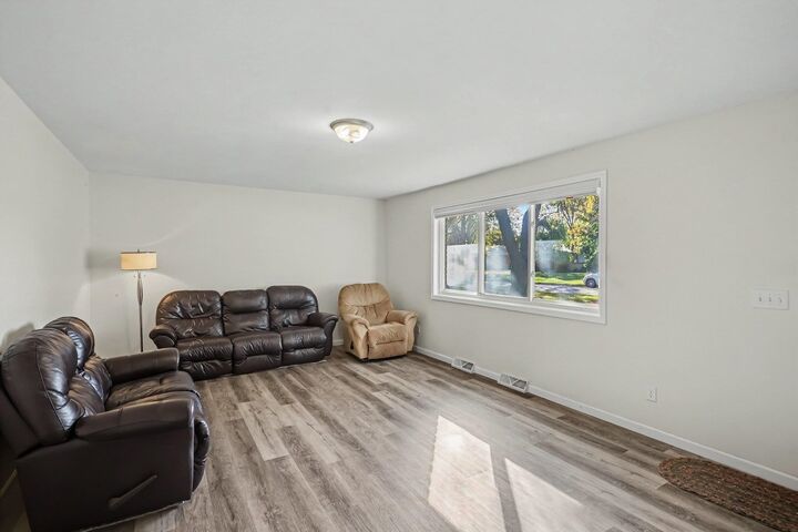 Property Photo:  2934 Whitfield Drive  MI 48603 
