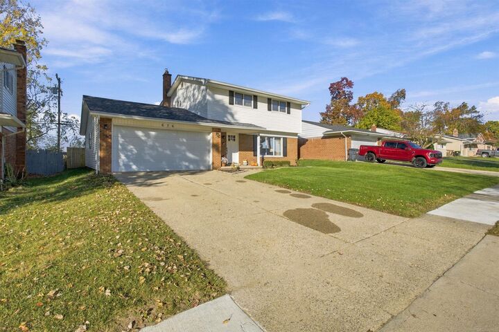 Property Photo: 676 Ashburnham Street MI 48326