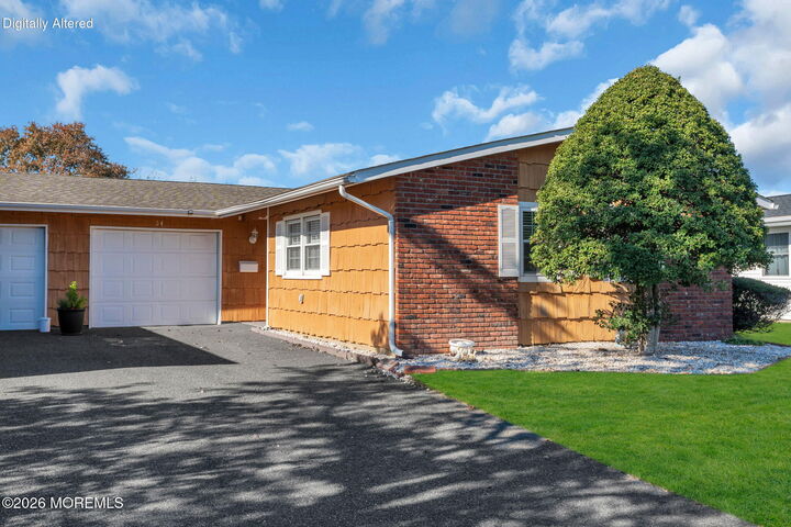 Property Photo:  54 Darley Circle  NJ 08724 