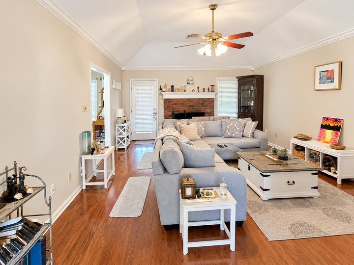 Property Photo:  3623 Stonetrace Cir  TN 38135 