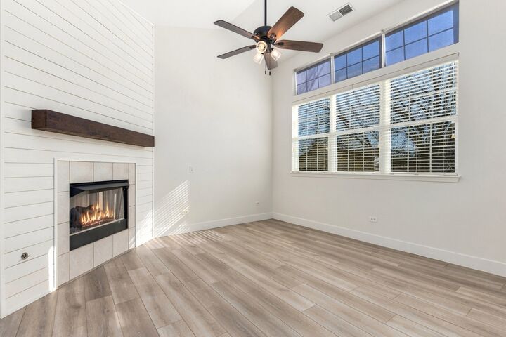 Property Photo: 2927 Rutland Circle 202 IL 60564