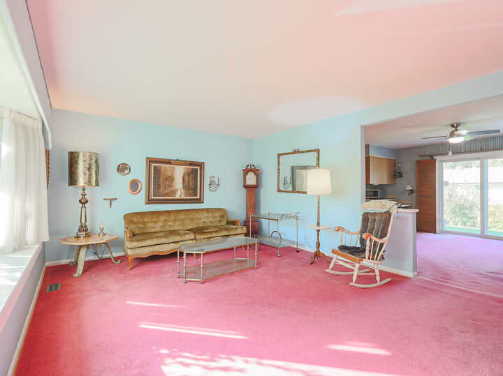 Property Photo: 660 Magnolia Lane IL 60007