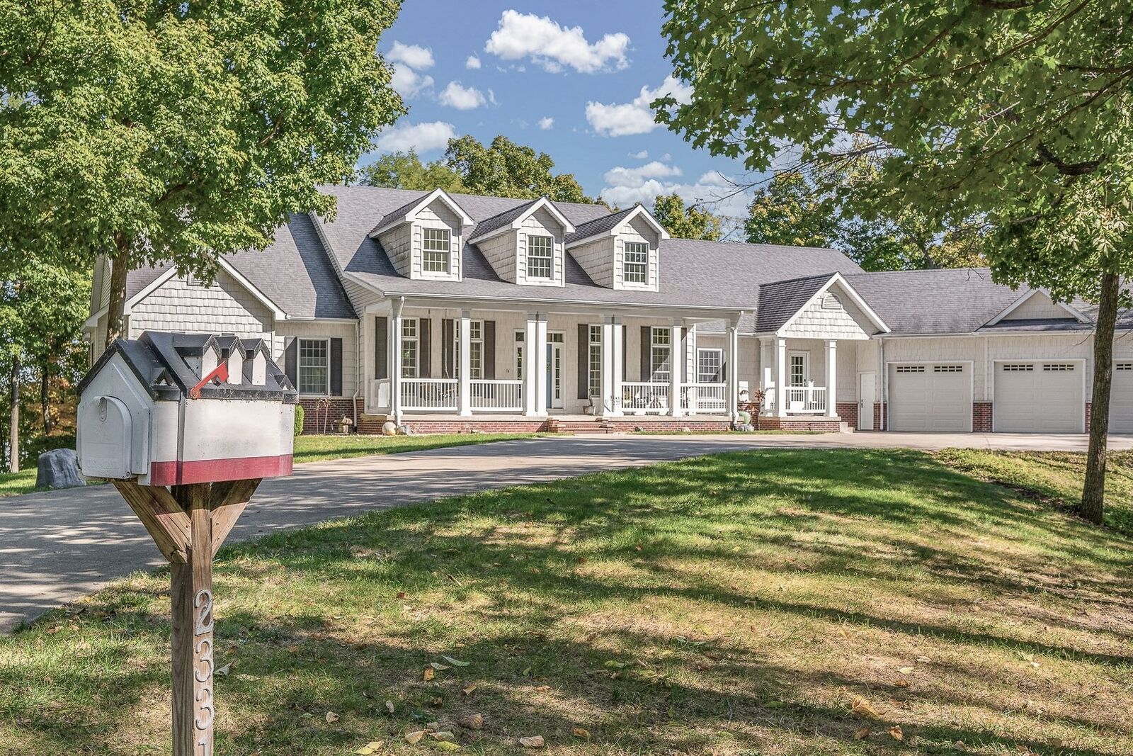 Property Photo:  2331 Du Claire Road  IL 62521 