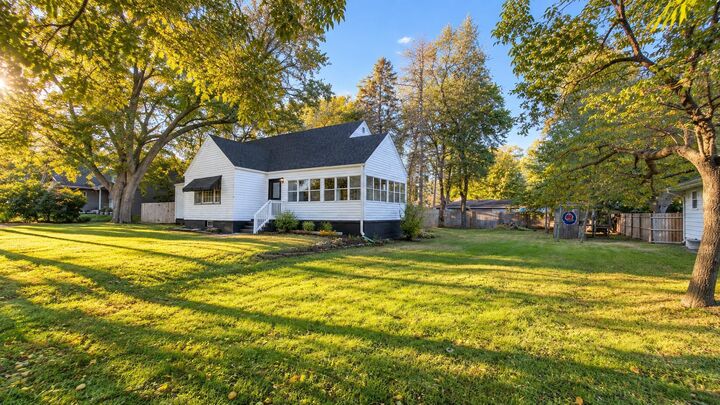 Property Photo: 1414 Yale Avenue IL 60099