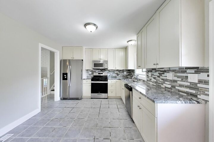 Property Photo:  655 Thornwood Drive  IL 60089 