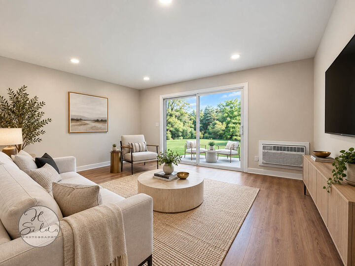 Property Photo: 15 Arrowhead Drive 24 IL 60102