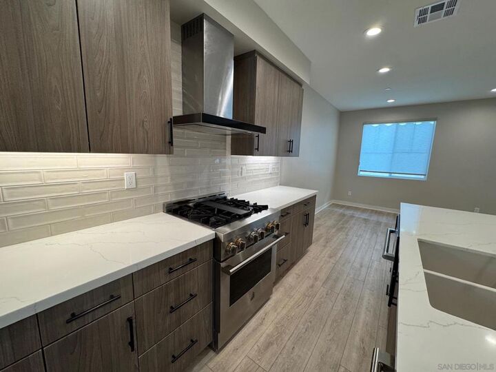Property Photo:  13122 Lumen Way  CA 92130 