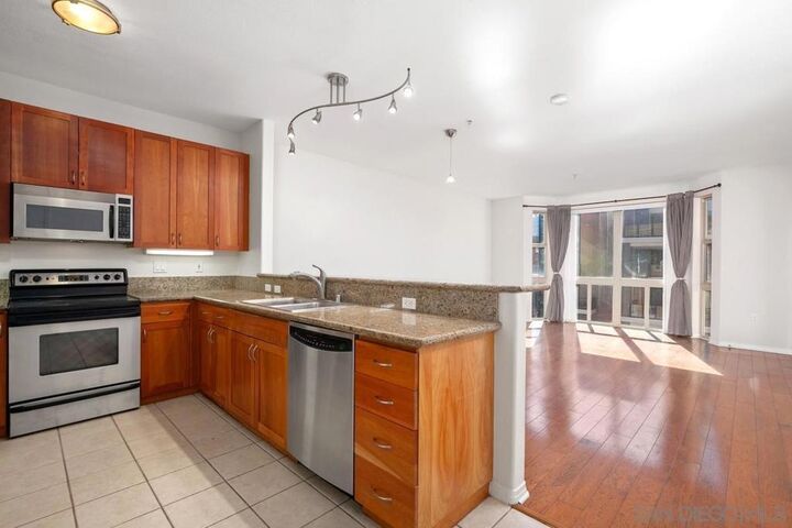 Property Photo:  330 J St 507  CA 92101 