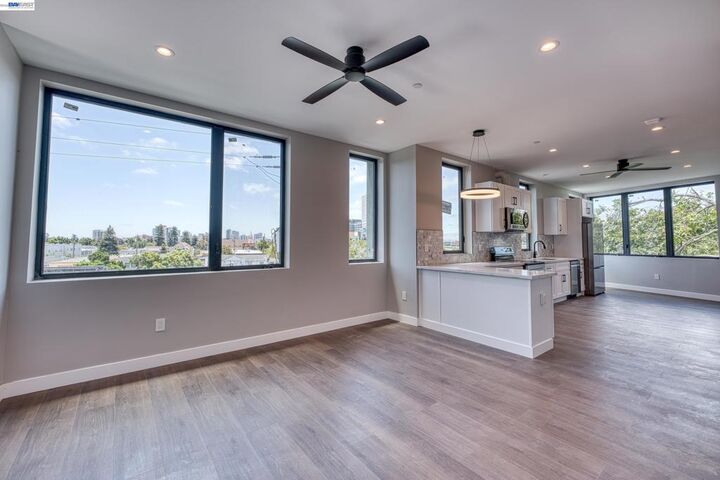 Property Photo: 4202 Telegraph Ave CA 94609