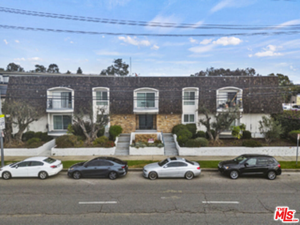 Property Photo: 2884 Sawtelle Boulevard 204 CA 90064