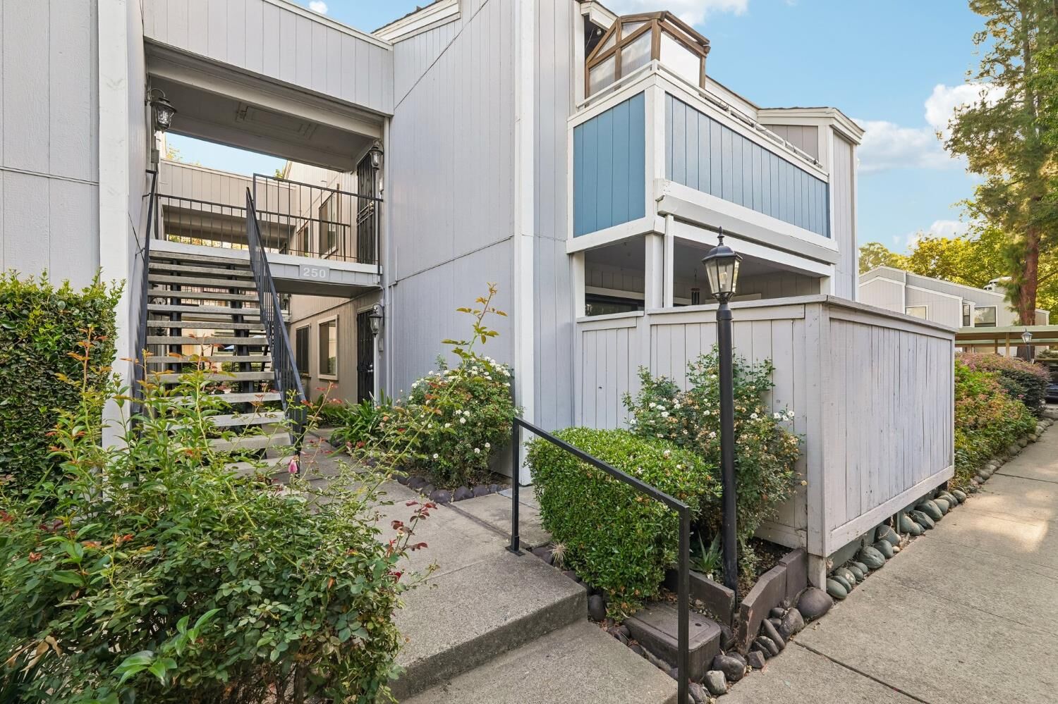 Property Photo: 250 Del Verde Circle 5 CA 95833
