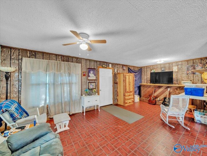 Property Photo:  932 County Road 107  AL 35967 