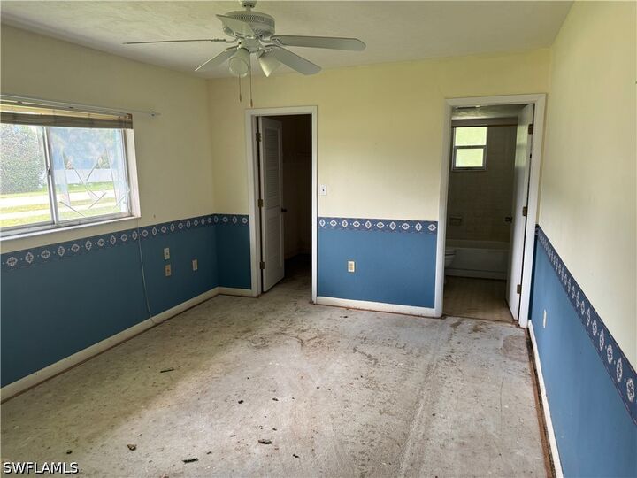 Property Photo:  801 95th Avenue N  FL 34108 