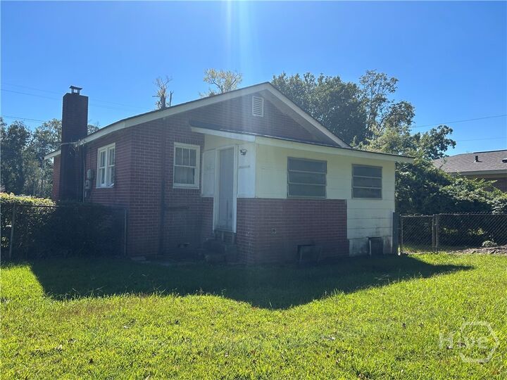 Property Photo:  16 Redmond Avenue  GA 31408 