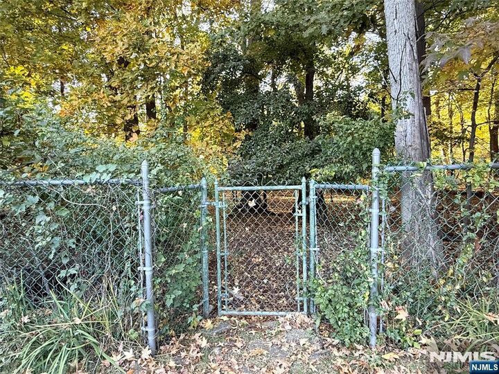 Property Photo:  198 Howard Avenue  NJ 07662 