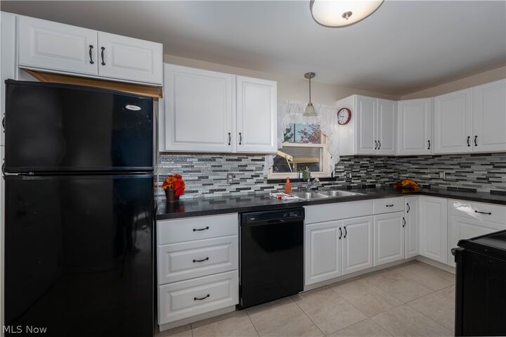 Property Photo: 1246 Valleyview Avenue SW OH 44710