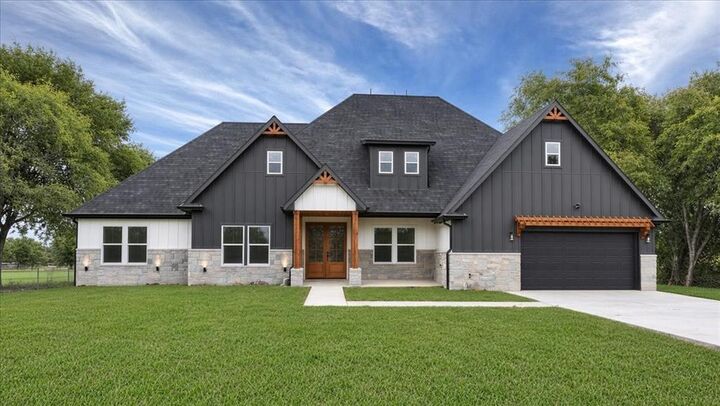 Property Photo: 8232 Money Lane TX 76126